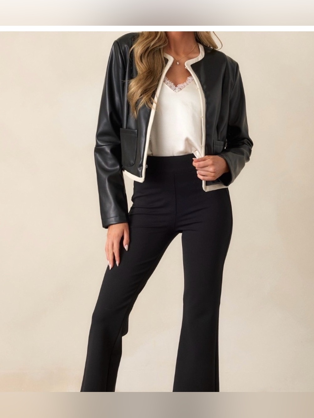 NWT Spanx Supersmooth Perfect Pant, Kick flare
Spanx 20386R